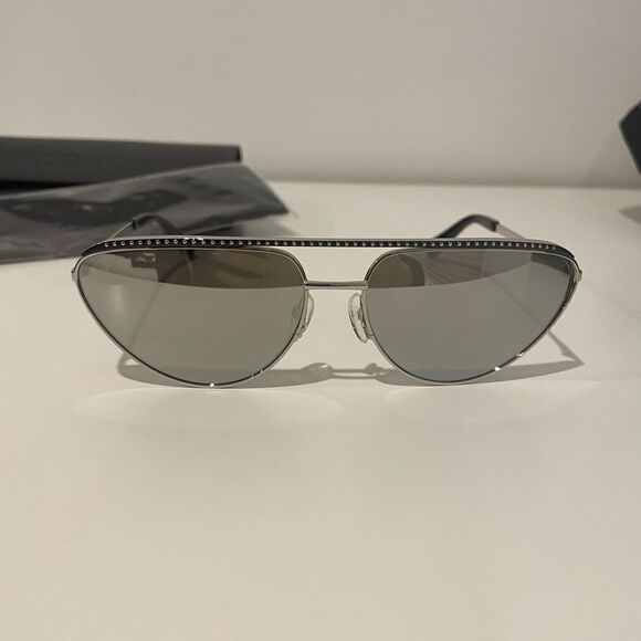 NIB Silver Mirror Cateye Moschino Sunglasses - Picture 1 of 10